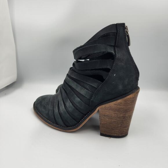Free People Hybrid bootie. Size 6.5 - Picture 3 of 4
